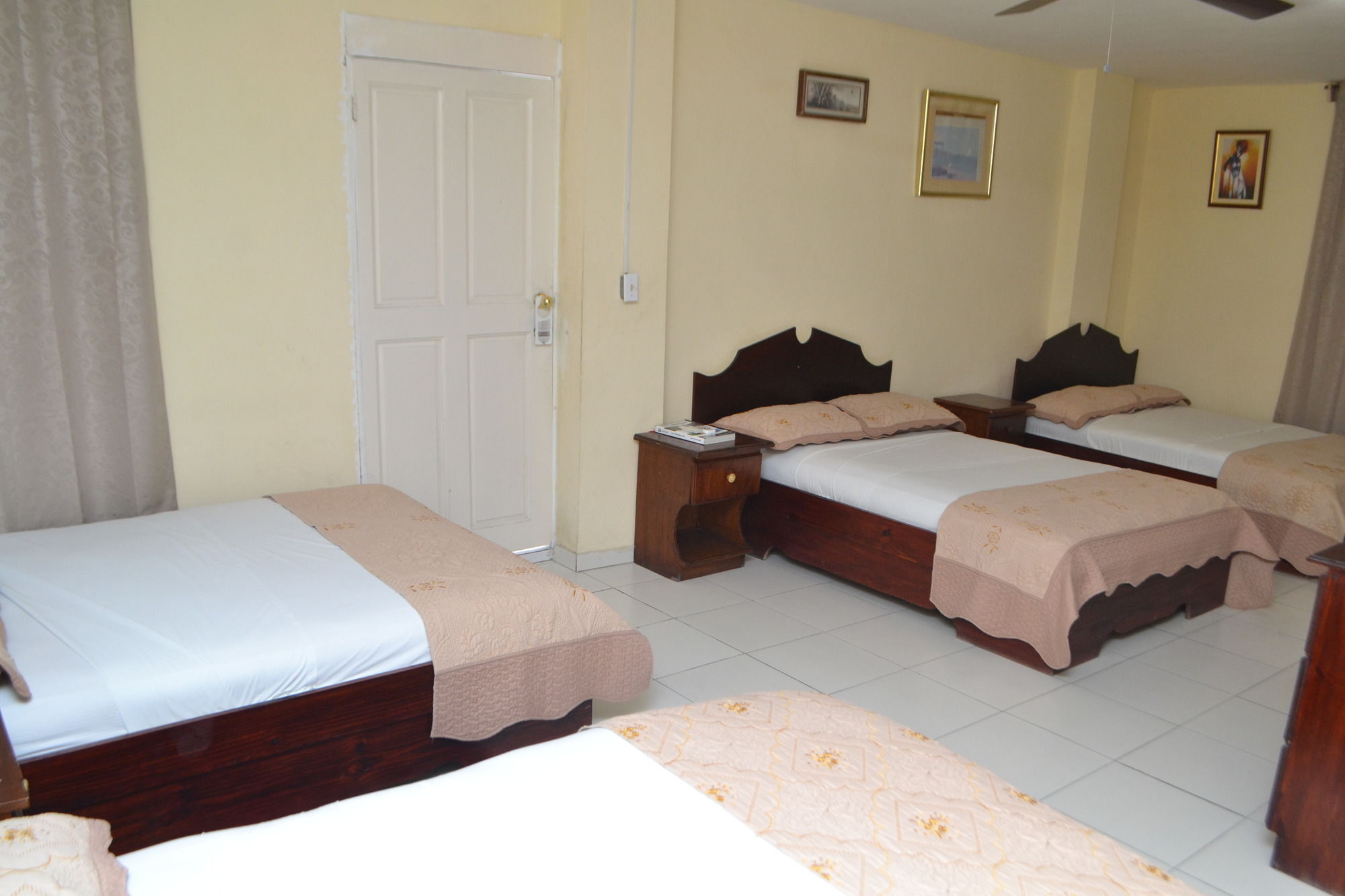 Seven Stars Hotel Musseau Esterno foto